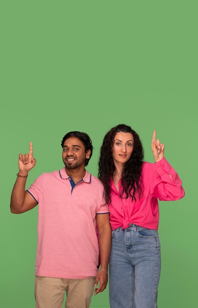 Free photo front view indian friends posing in studio