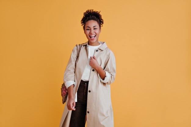 Front view of magnificent woman with string bag