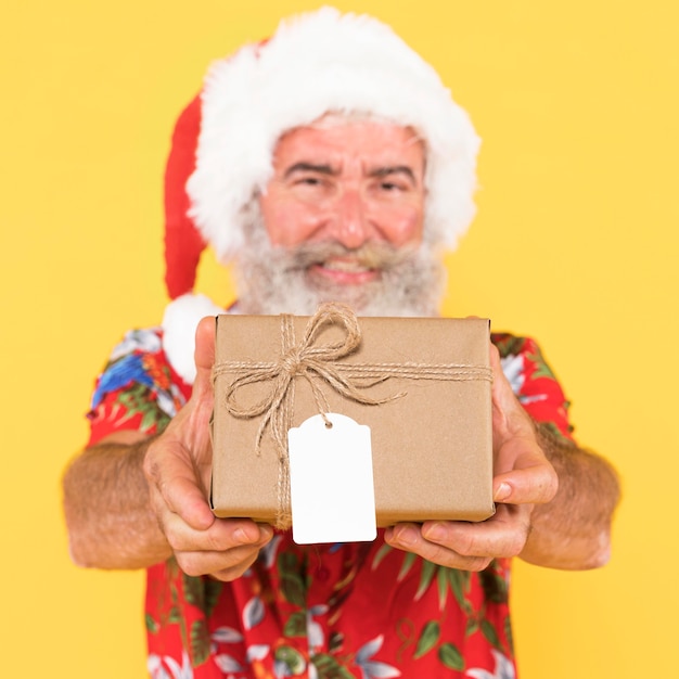 Free photo front view of man with tropical shirt and copy space