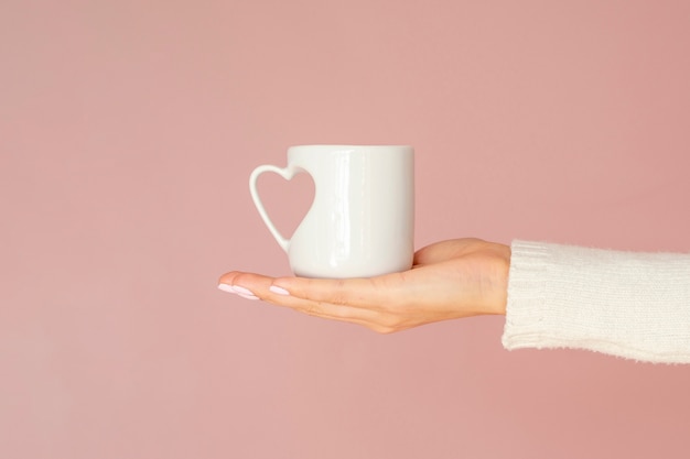 Front view mug with heart handle