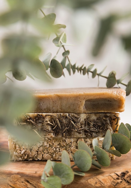 Foto gratuita vista frontale del concetto di sapone naturale