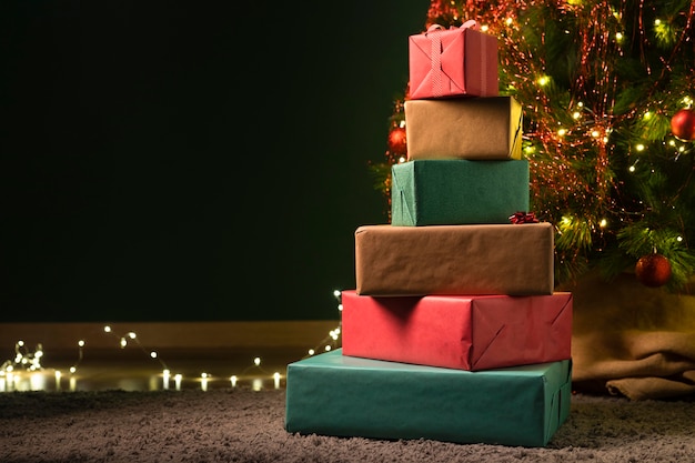Бесплатное фото Вид спереди концепции рождественского подарка