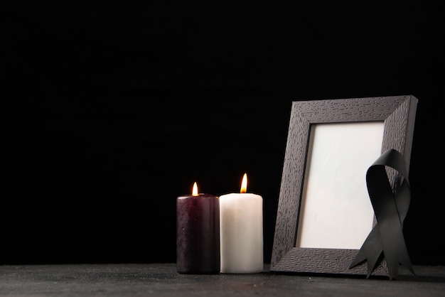 무료 사진 블랙에 촛불 액자의 전면보기