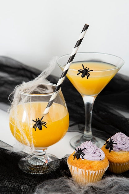 Вид спереди концепции хэллоуина апельсинового сока