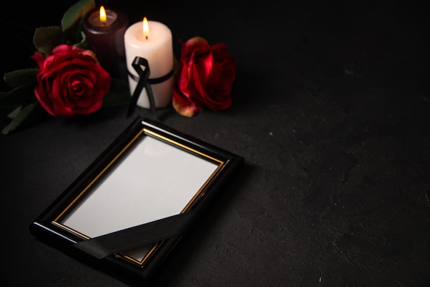 Front view of picture frame with red flowers black