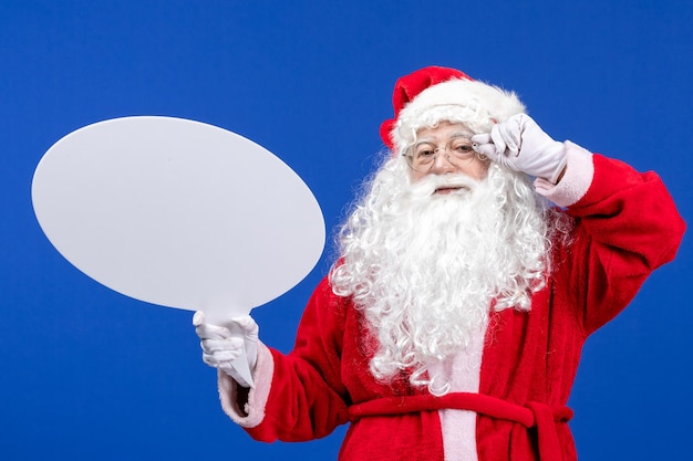 푸른 색 눈 휴가 크리스마스에 큰 흰색 기호를 들고 전면 보기 산타 클로스