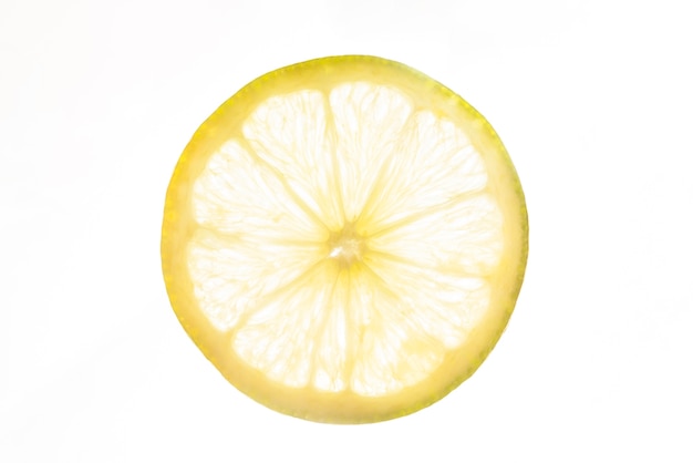 Вид спереди ломтик кислого лимона