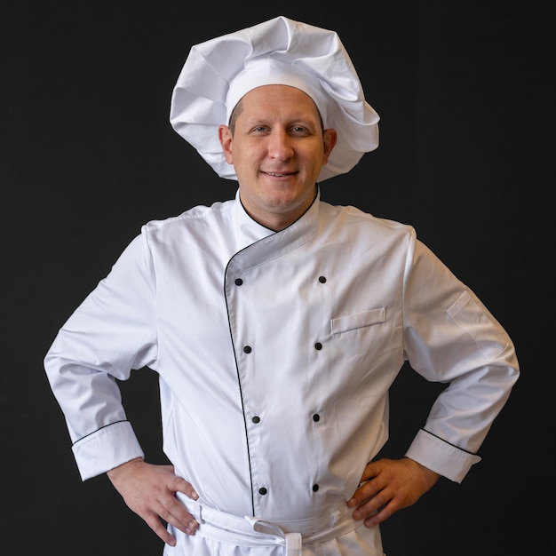 Chef di smiley vista frontale in posa