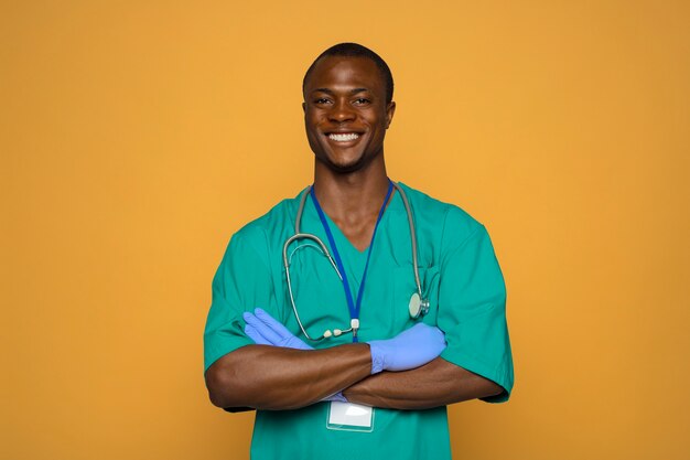 Front view smiley nurse with crossed arms