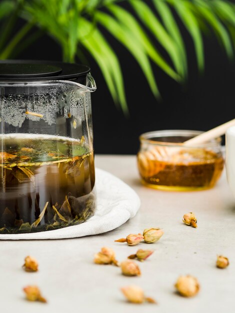 Front view tea brewer with dried flowers