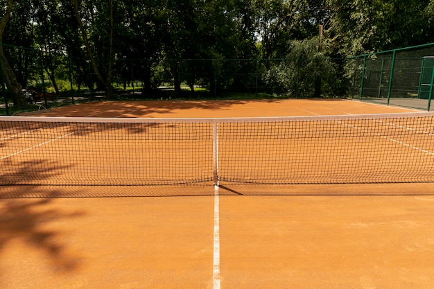 Rete da tennis vista frontale sul campo