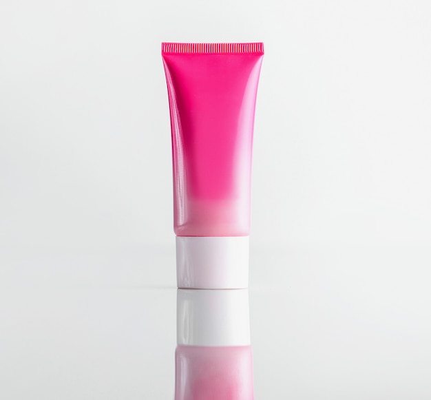 Трубка вид спереди для кремово-розовой пластиковой трубки с белой крышкой