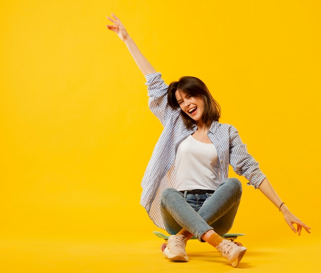 Free photo front view of woman with copy space