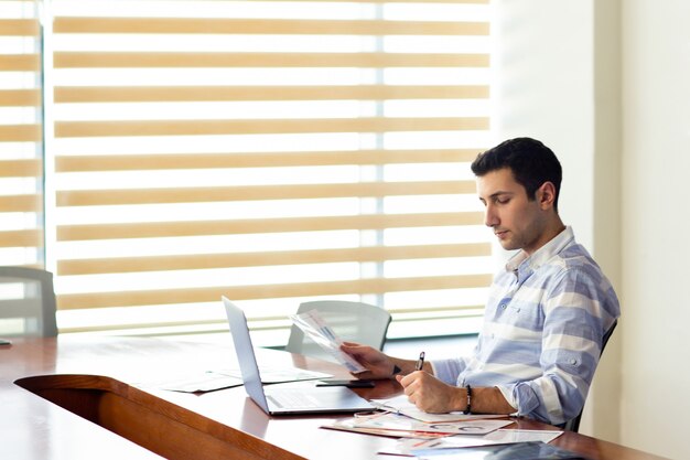 Top Benefits of Custom Window Shades for Your Business