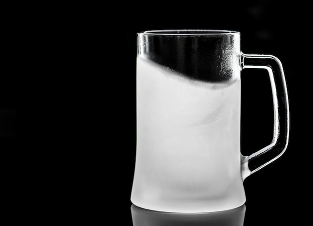 Матовая фотография матового замороженного пива