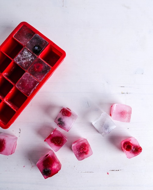 Foto gratuita frutti di bosco congelati