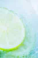 Бесплатное фото Ломтик замороженного лимона