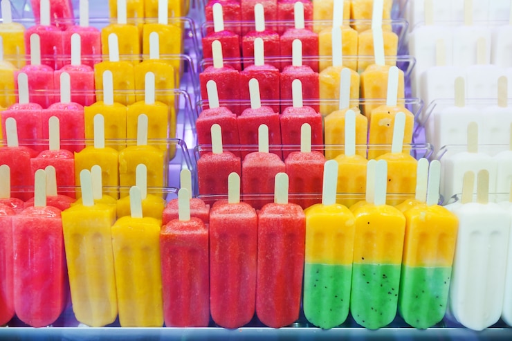 Free Photo fruits ice cream on  counter