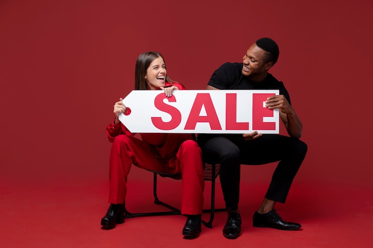 Free Photo full shot happy people with sale tag