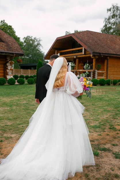 Full shot married couple posing