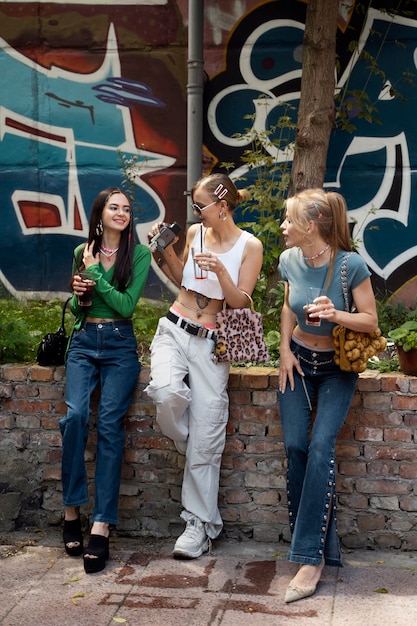 full shot smiley friends 2000s fashion