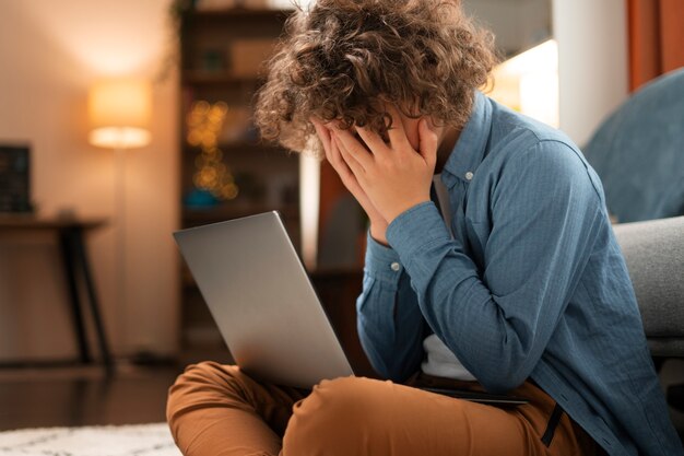 full shot suffering teenager being cyberbullied