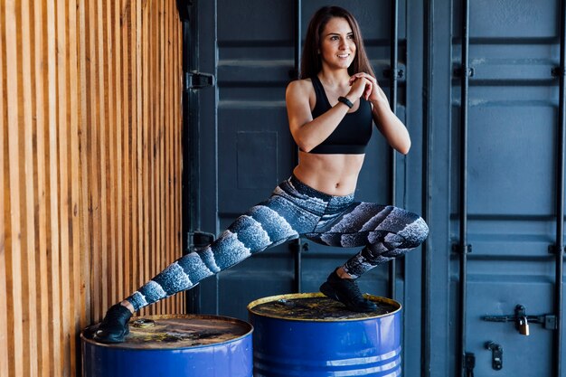 Full shot of woman doing lunges