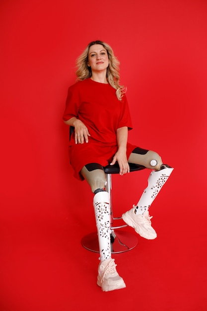 Full shot young woman with prosthesis