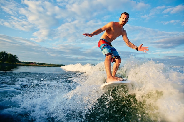 Foto gratuita divertimento in mare