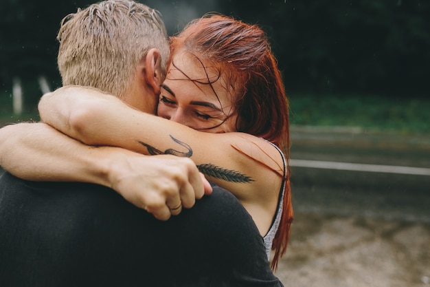 Foto gratuita divertimento strada redhaired bianco di relax