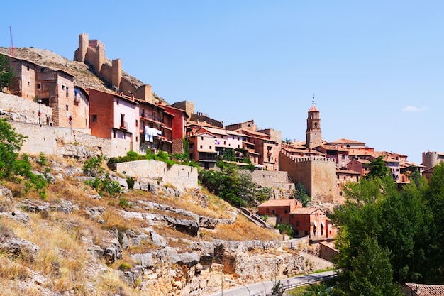 Foto gratuita vista generale della città con fortezza