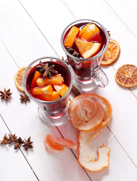 mulled 와인 또는 매운 와인으로 알려진 독일 Glühwein