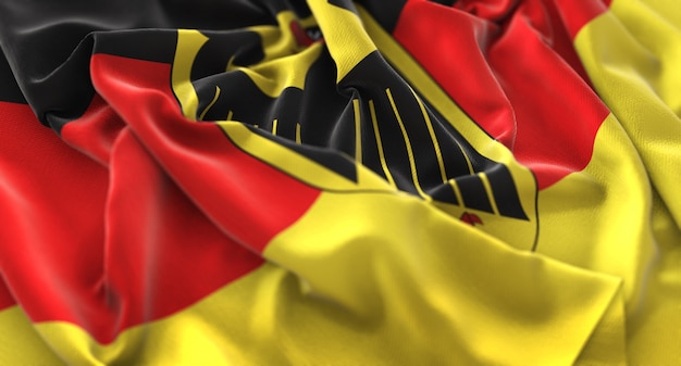 Флаг Германии взломанный красиво машет макрос крупным планом