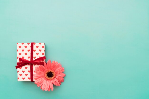 Gift box and flower