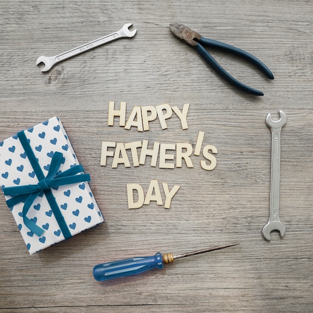 Free photo gift box and tools for father's day