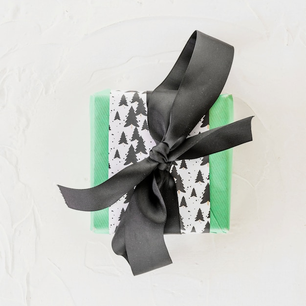 Free photo gift box with black bow