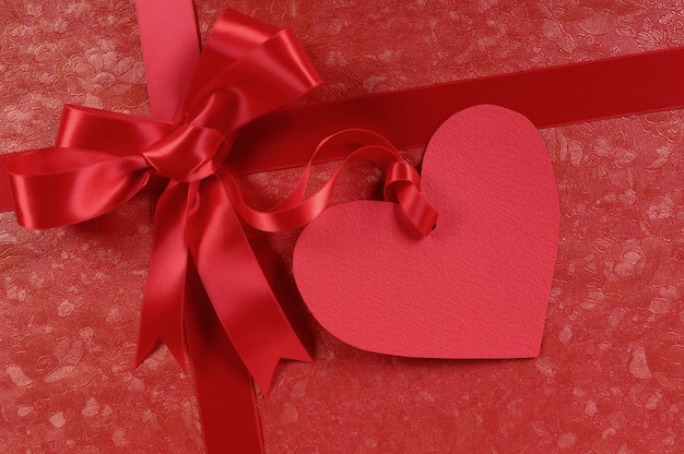 Free photo gift for valentine with a red heart