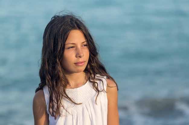 GIRL IN THE BEACH SUMME