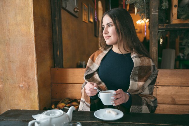 カフェの女の子