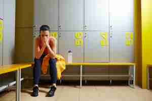 Free photo girl in changing room