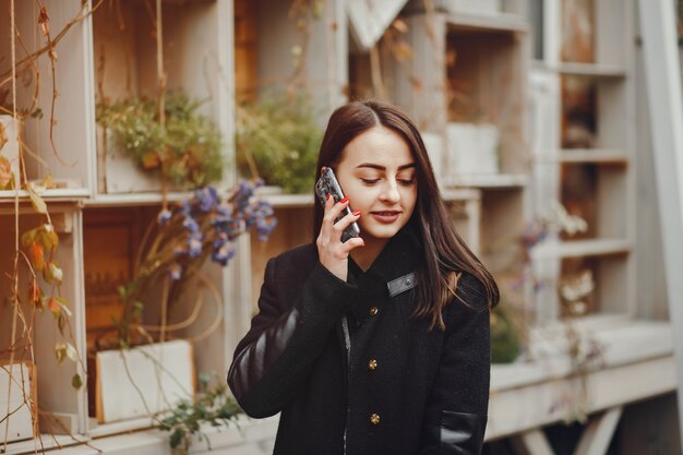 La ragazza in una città