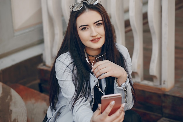 Ragazza in città