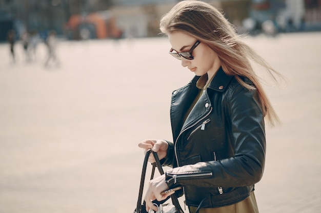 girl in city