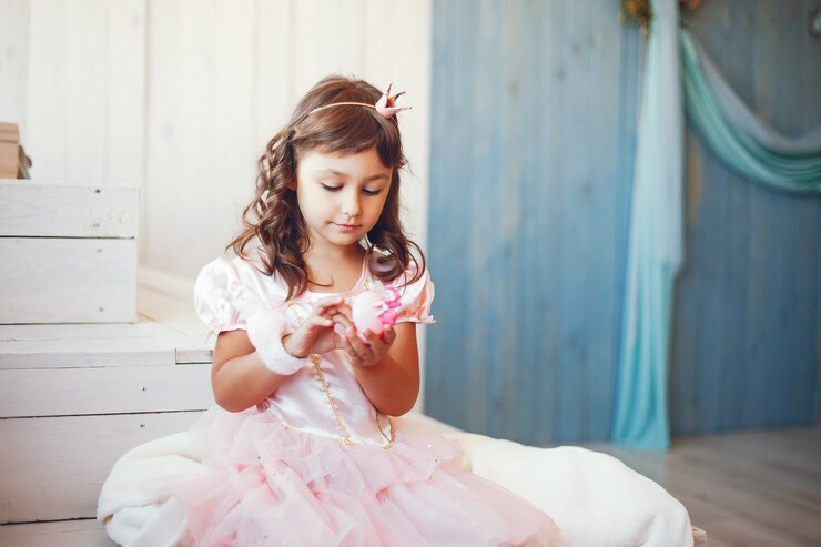 Free Photo a girl in a photo studio
