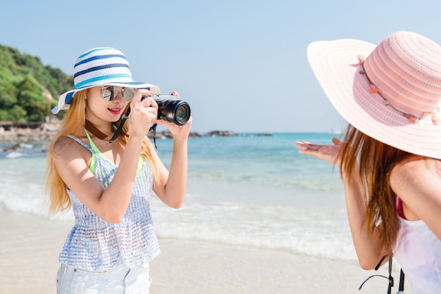 Free photo girl two person hipster fun