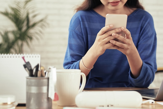 Girl using mobile app