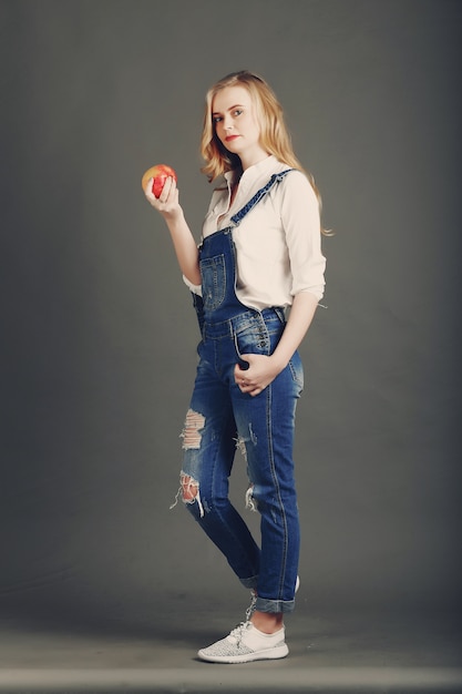 girl with apple