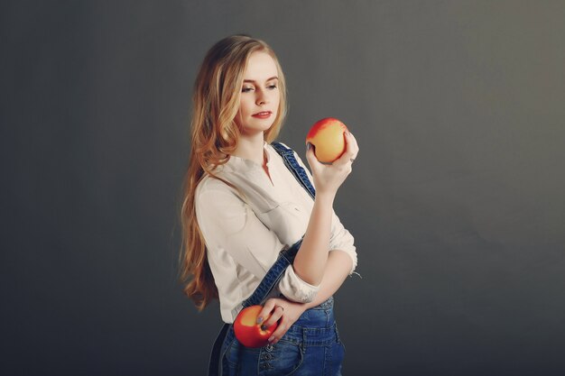 girl with apple