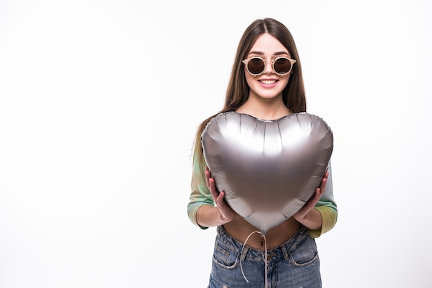 풍선 소녀입니다. Baloon을 들고 격리하는 동안 웃는 아름다운 젊은 여자