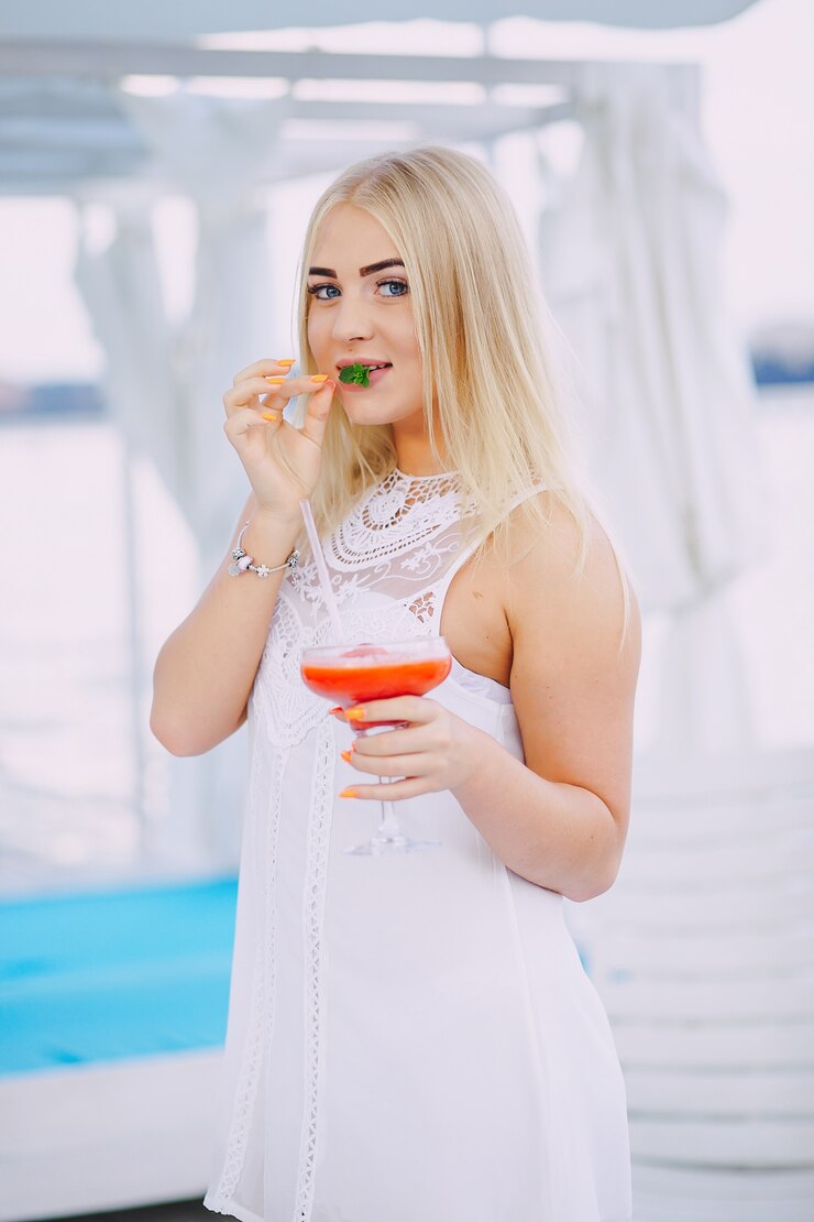 Free Photo girl with cocktails